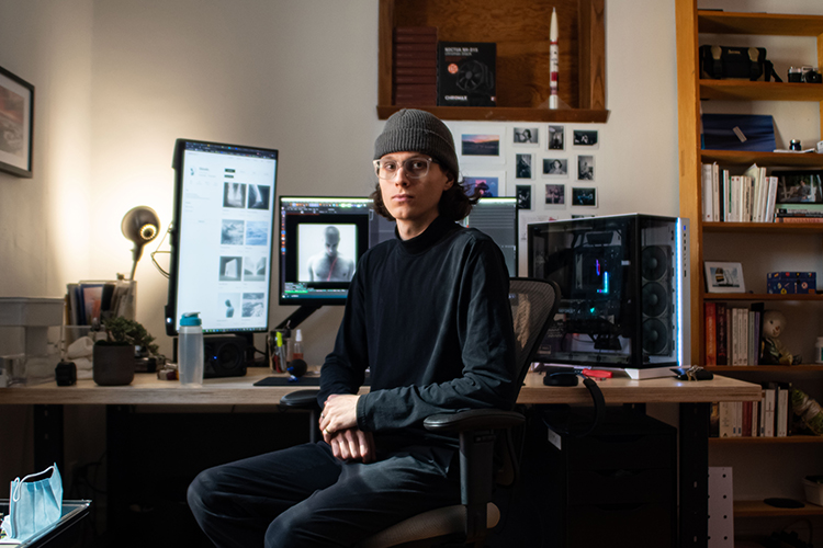 A portrait of artist Felix Bosse